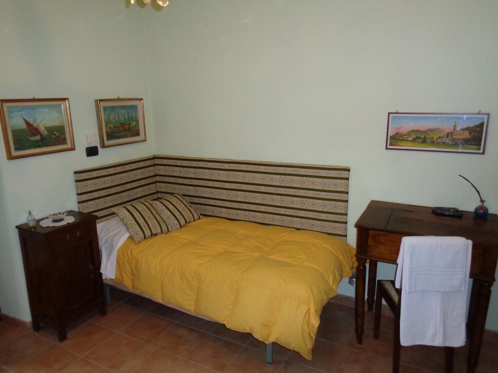 Villa Gran Collina à San Damiano dʼAsti Chambre photo